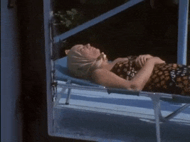 edie bouvier beale summer GIF by NOWNESS