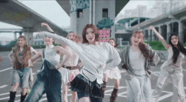 Jiwoo GIF