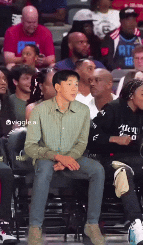 Jonathantoe GIF