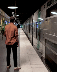 RATP-underground-vincennes-quai-ubJJ8o6alOrR1E7LE7