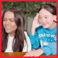 Camila Loures GIF