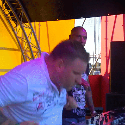 start-moovin giphygifmaker GIF