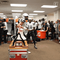 College Football Dancing GIF by Cincinnati Bearcats