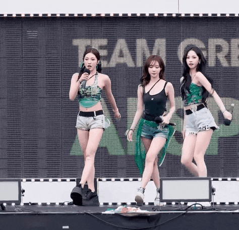 djisnfefw giphyupload GIF