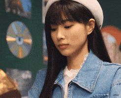 Izone Hyewon GIF