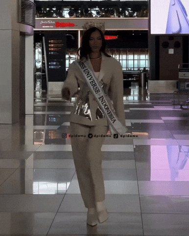 Miss Universe Kelly Tandiono GIF