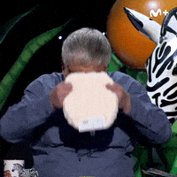 Ilustres Ignorantes Corona GIF by Movistar Plus+