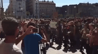Refugees Protest at Budapest Train Station, Demand to Go to Germany