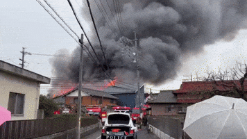 Fire Spreads to Temple and Houses in Kiyosu