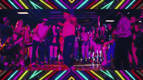 laura pausini GIF