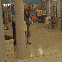 Scared Friends GIF by TRT