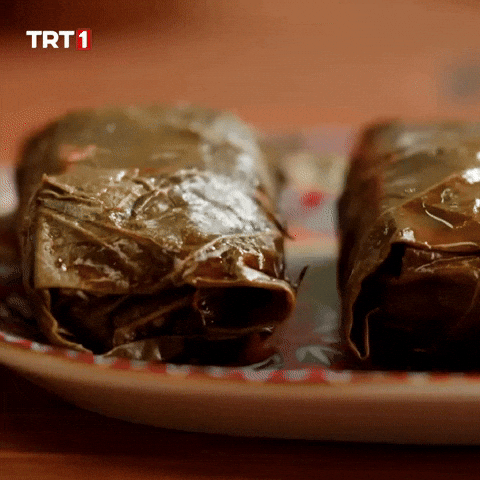 Hungry Dinner GIF by TRT