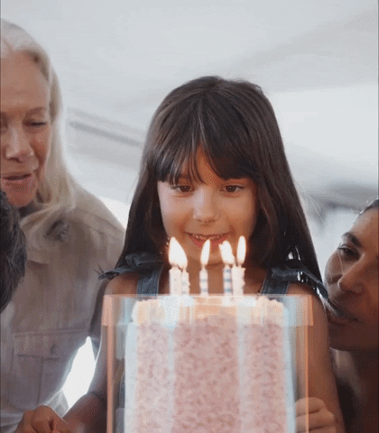 Lyne12 giphygifmaker anniversaire top it cake shield GIF