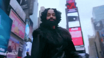 omaze game of thrones jon snow emilia clarke daenerys targaryen GIF
