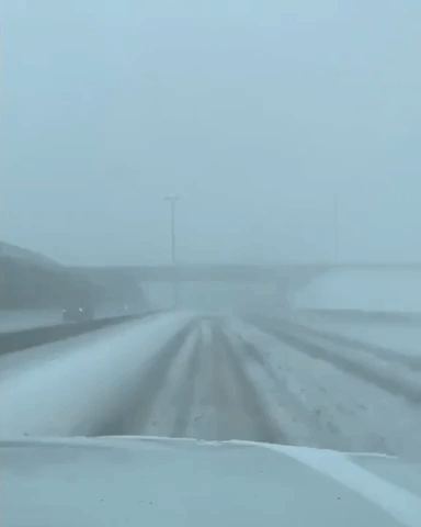'Complete Whiteout': Motorists Face Snowy Conditions in Saskatoon