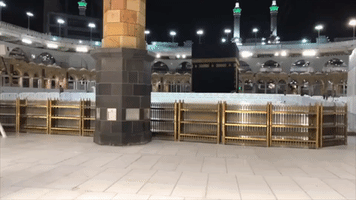 Kaaba Site Empty During Tarawih Prayers on First Night of Ramadan