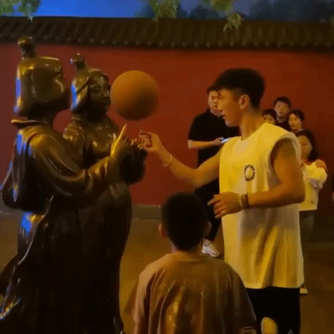 Statue Proves Perfect Teammate for Bball Trick