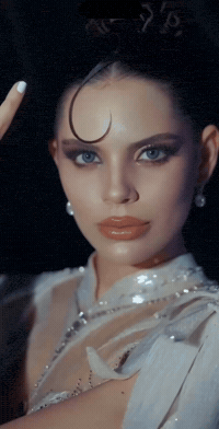 Alyanni GIF
