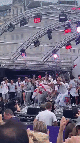 Crowds Gather in London to Celebrate Lionesses Win