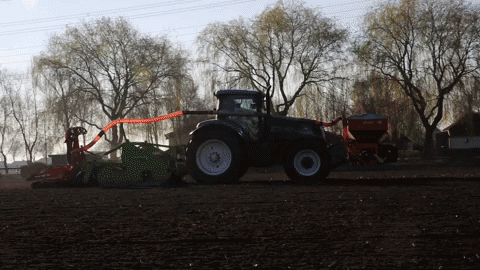 yamglutenvrij field farmer tractor glutenfree GIF