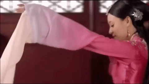 zhen huan zhuan dance GIF