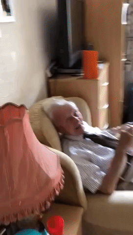 Care Home Resident Bursts Into Tears After Receiving Pillow Imprinted With Late Wife's Image