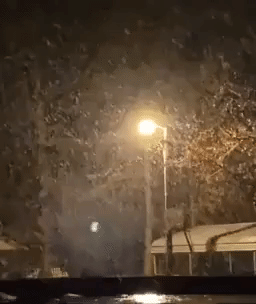 Snow Falls as Freezing Temperatures Hit Central Arkansas