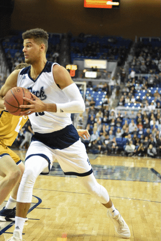 NevadaWolfPack giphyupload basketball college basketball martin GIF