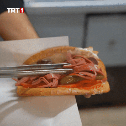 Hungry Night GIF by TRT