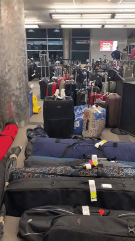 Passengers Encounter Long Waits for Baggage at Denver Airport