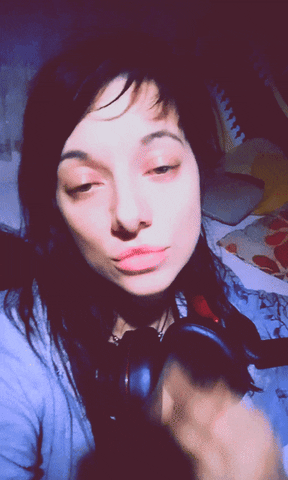 zuhrubanova giphygifmaker giphygifmakermobile middle finger foxx middlefinger lipstick GIF
