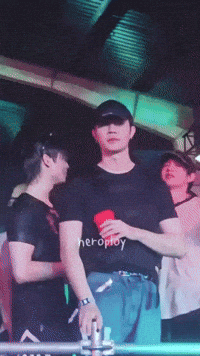 chamallow_nimbus pointing zeenunew songkran zeepruk GIF
