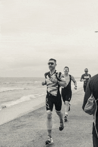 Beach Running GIF by 2XU