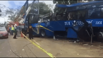 Bus Crash Kills 14 in Philippines