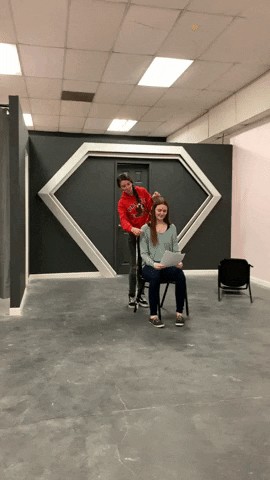 lmbee7  GIF