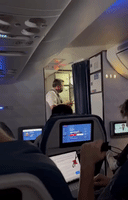 Passengers Applaud as US Mask Mandate Lifted