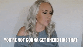 chelsiekenyon no not get dont do it GIF