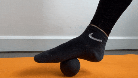 InphysioFR1 giphyupload exercices pieds myofascial GIF