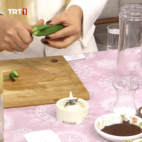 Gift Vegetables GIF by TRT