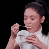 FKUbpandYG jennie jennie laugh jennie laughing jennie hot ones GIF