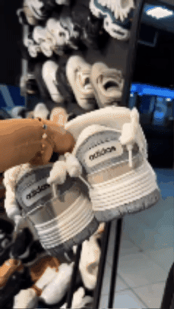 Adidas New Shita - detalle movimiento