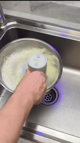 Katherinebia giphyupload cepillo GIF