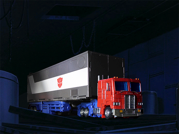 OptimusTimelord giphyupload transformers optimus prime g1 GIF