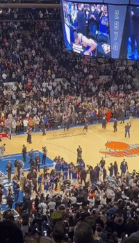 Crowd Applauds After Steph Curry Sets New Record