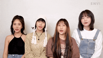 Get to Know Me Quiz with PRETZELLE (เนเธเธฃเธเนเธเธฅ;) | EnVi