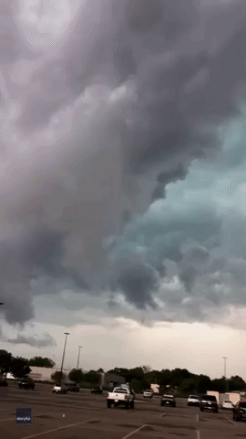 Spooky Cloud Formation Filmed as Severe Weather Hits Michigan