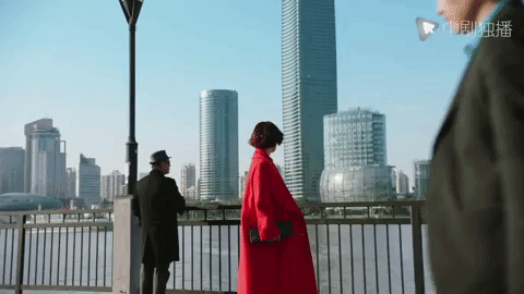 wo de qian ban sheng ma yi li GIF