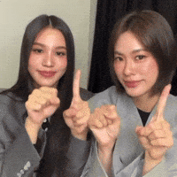 Ustheseries Presstour GIF