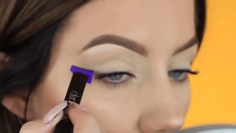 katiabiu giphygifmaker makeup biutest vampstamp GIF