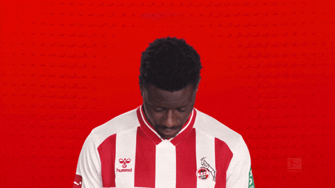 Look Up Ragnar Ache GIF by Bundesliga